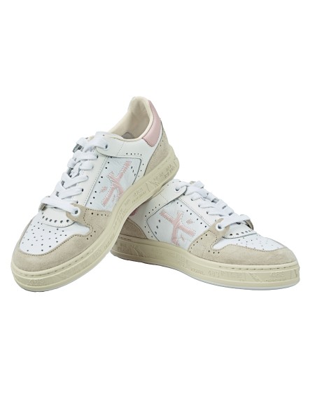 Shop PREMIATA  Scarpe: Premiata sneakers "Quinnd".
Logo a rilievo, laterale.
Firma Premiata sulla linguetta e sul tallone.
Altezza Suola 3 cm.
Fusbet Interno 29 cm.
Composizione: 100% pelle di vitello.
Composizione suola: 100% gomma.
Fabbricato in Vietnam.. QUINND-6558
